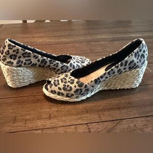 LAUREN Ralph Lauren peep toe wedge espadrilles Size 7